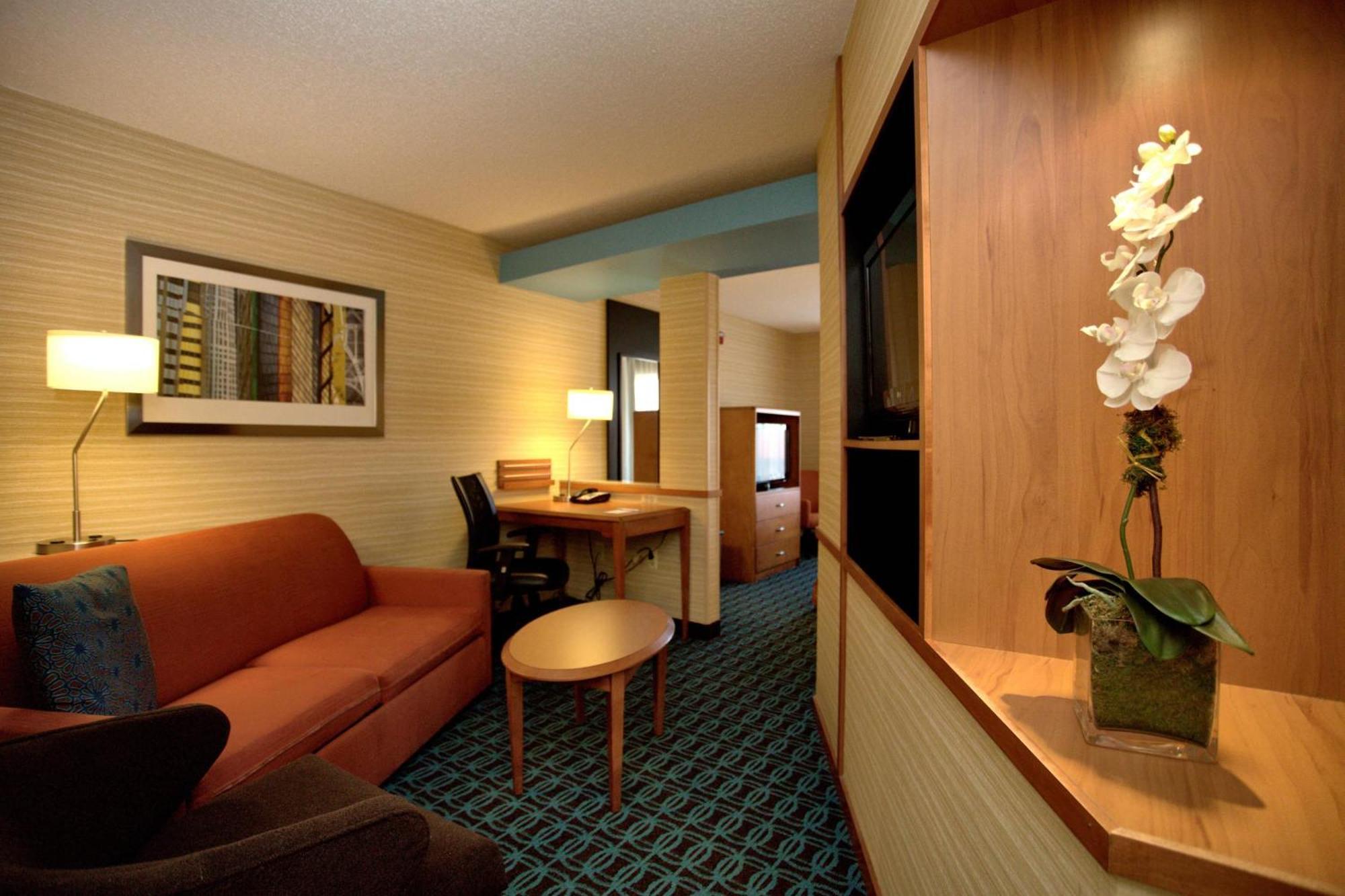 Fairfield Inn & Suites By Marriott Edison - South Plainfield מראה חיצוני תמונה
