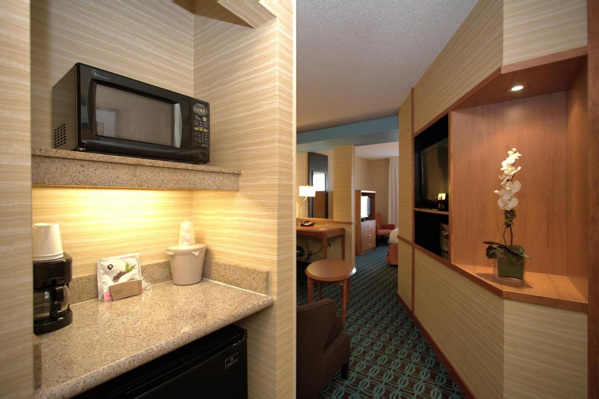 Fairfield Inn & Suites By Marriott Edison - South Plainfield מראה חיצוני תמונה