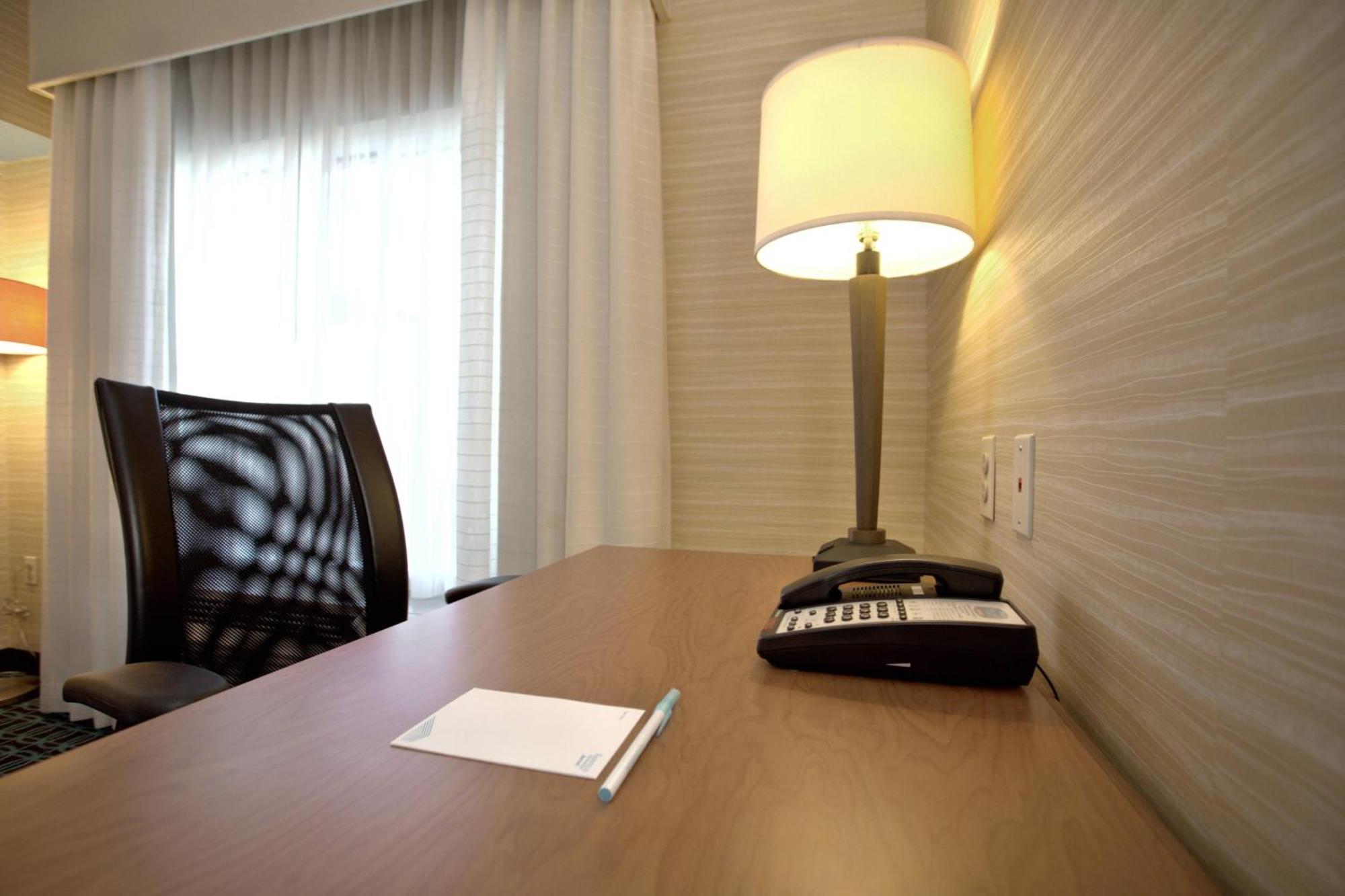 Fairfield Inn & Suites By Marriott Edison - South Plainfield מראה חיצוני תמונה