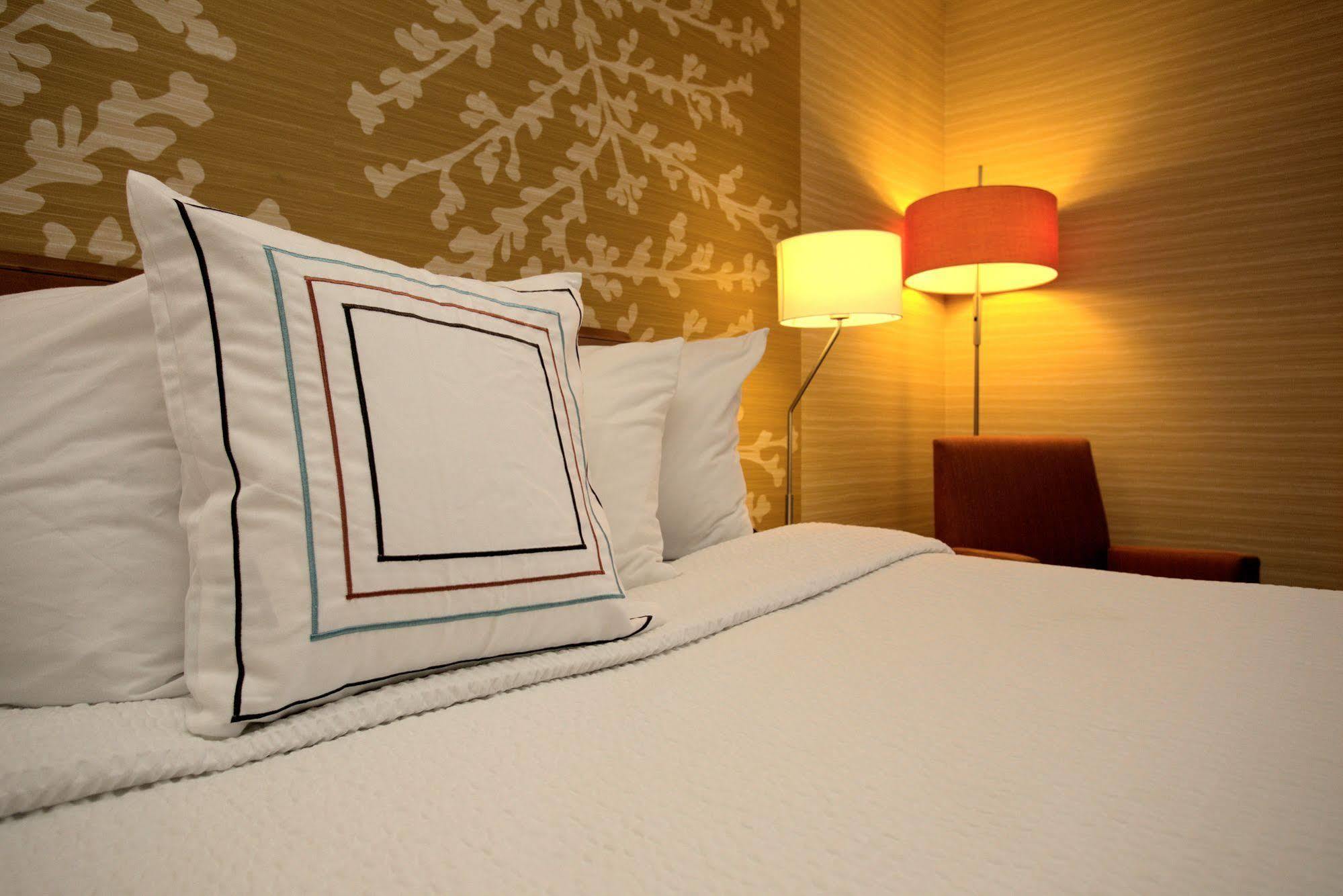 Fairfield Inn & Suites By Marriott Edison - South Plainfield מראה חיצוני תמונה
